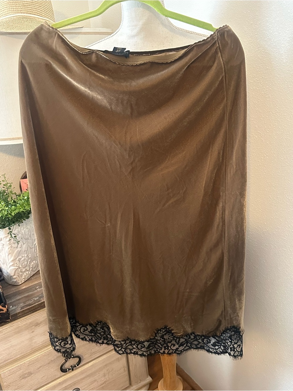 House of Harlow 1960 Olive Satin Slip Dress with Black Lace - Picture 6 of 10